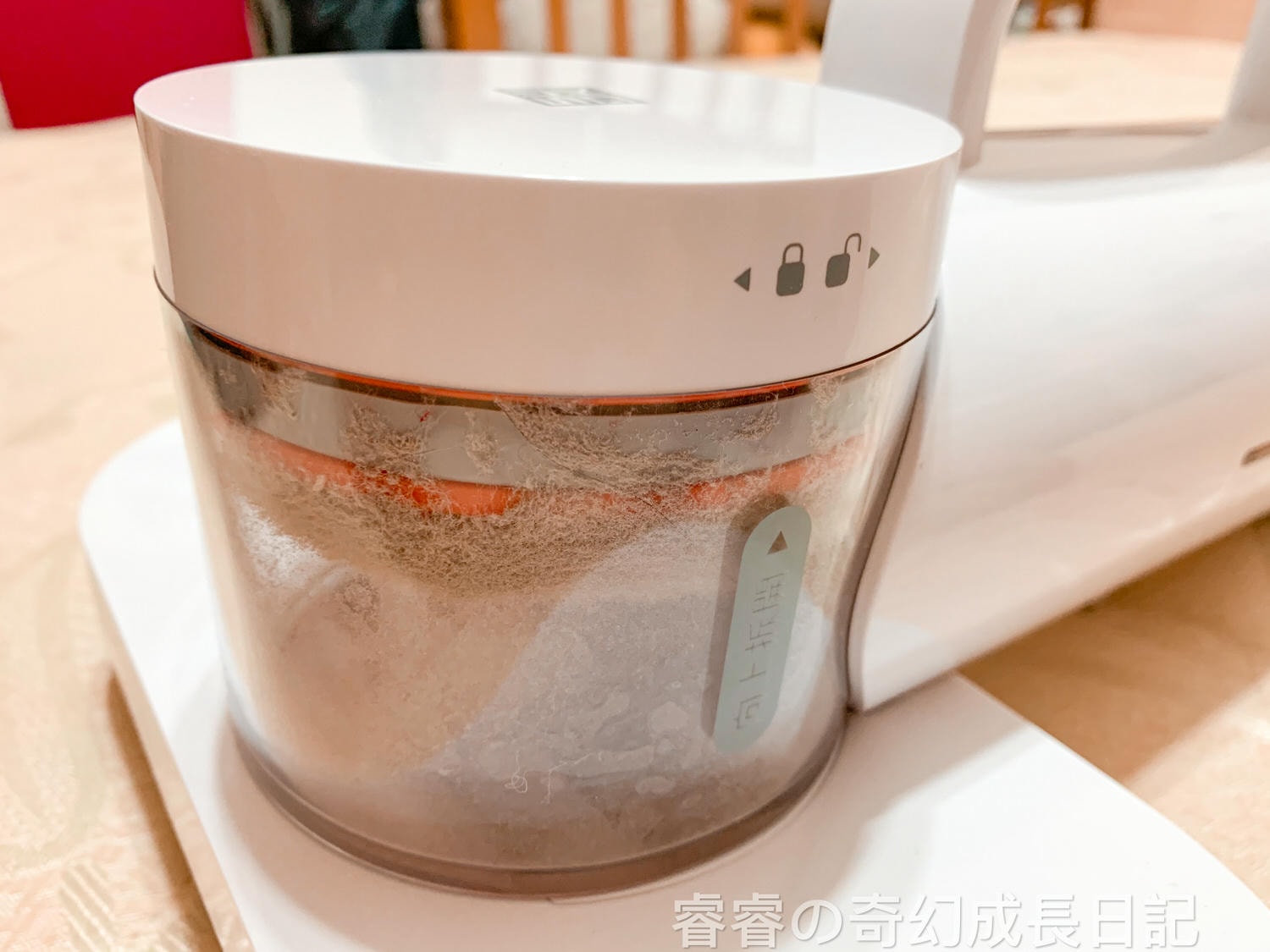【生活好物】RICHMORE 拍拍打｜SWDK無線吸塵除螨機KC201 99.9%除蟎率/8000次分高頻拍打/7000pa強勁吸力/UV紫外線強力殺菌/直立式收納輕巧不佔空間/無線使用靈活不卡線/濾芯水洗免耗材/20分鐘續航吸力不打折